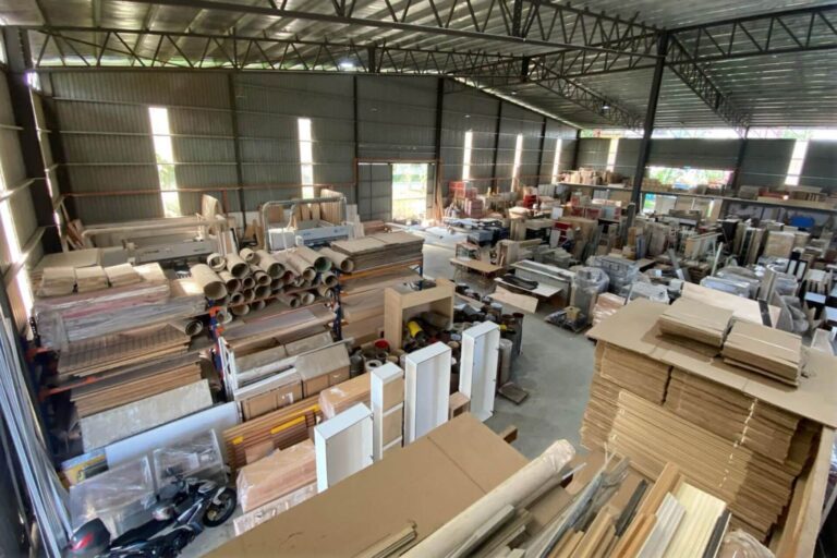 uniwell-retail-solution-manufacturing-workshop